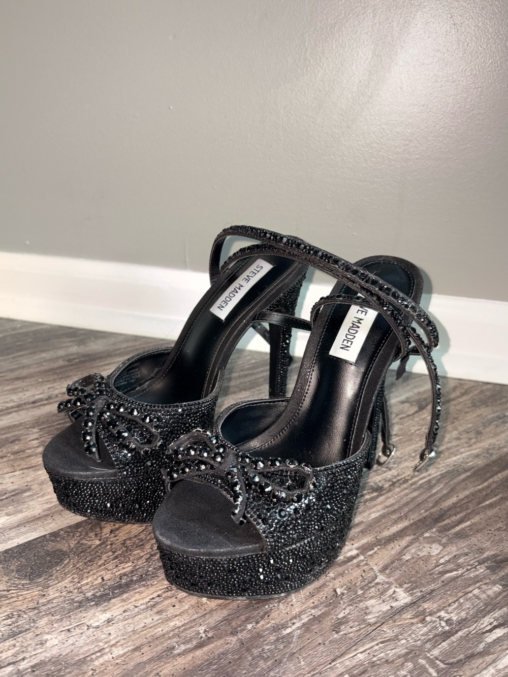 Steve Madden Black Sparkle Platform Pump